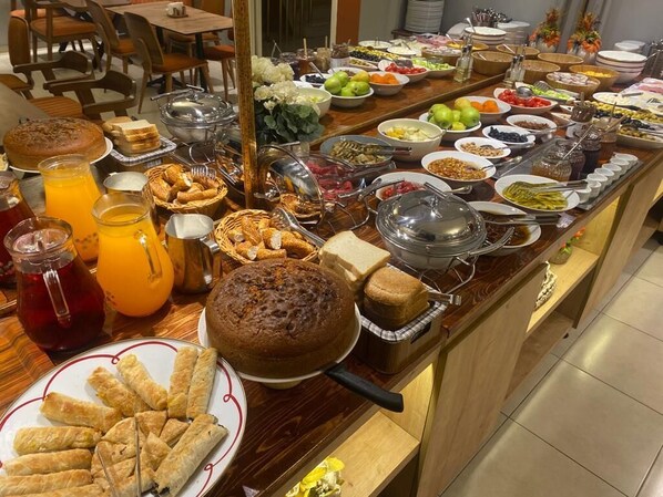 Free daily buffet breakfast - Mavirem Hotel (Istanbul)
