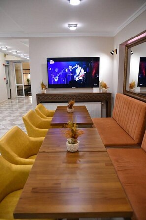 TV - Mavirem Hotel (Istanbul)