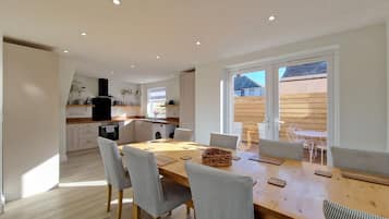 Rumah Superior, kamar mandi pribadi | Tempat makan