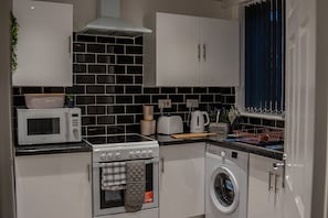 Casa clásica, baño privado (9 Min Drive City Centre) | Cocina compartida