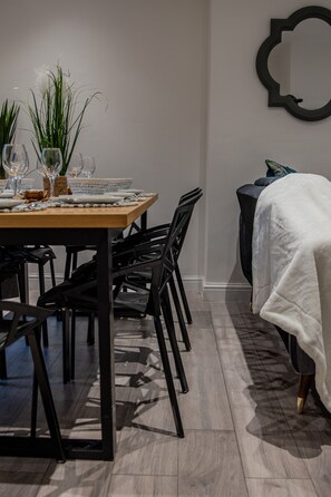 Casa clàssica, amb bany privat (9 Min Drive City Centre) | Lounge