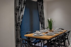 Casa Classic, bagno in camera (9 Min Drive City Centre) | Ristorante