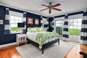 5 bedrooms, desk, iron/ironing board, WiFi