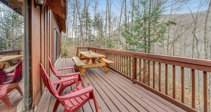 Dog-friendly cabin with forest setting, woodstove & deck - near Killington