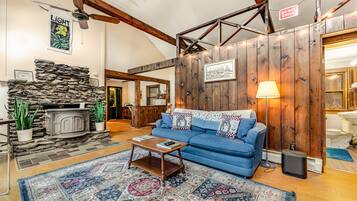 Télévision, cheminée