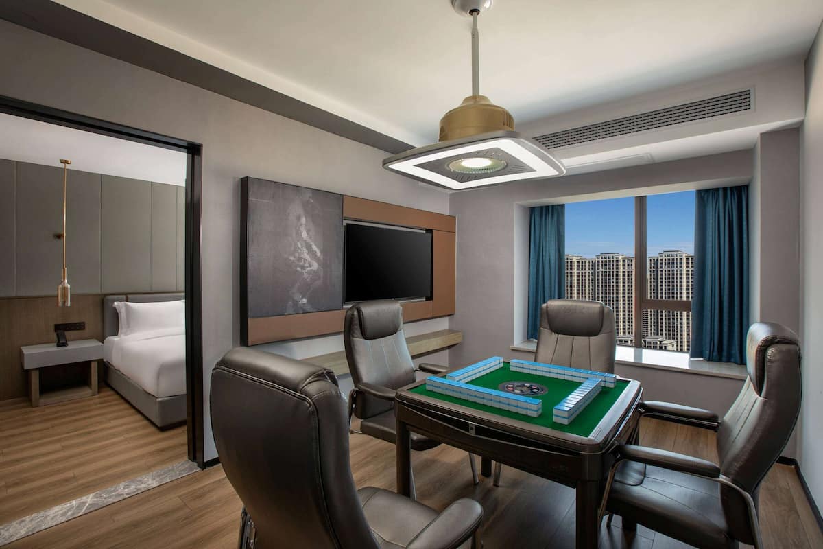 Kamar Eksekutif, 1 Tempat Tidur King, Boleh Merokok (Mahjong) | Meja kerja dan Wi-Fi gratis