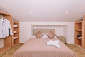 In-room safe, iron/ironing board, Internet, bed sheets