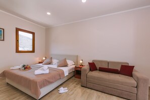 In-room safe, desk, iron/ironing board, travel cot