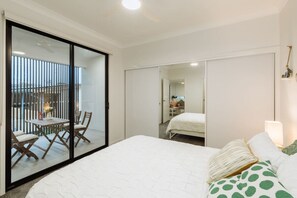 3 bedrooms, desk, iron/ironing board, WiFi