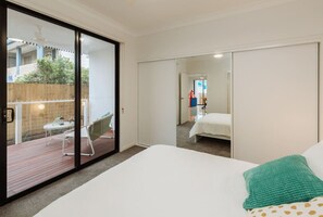 3 室のベッドルーム、デスク、アイロン / アイロン台、WiFi