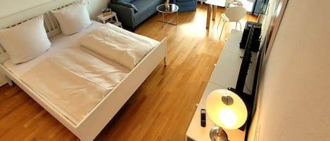 Basic Apartment (312 Land Side)