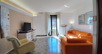 Apartment 75 sm with 5/6 beds - closed parking space- served by public transport