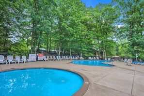 Pool - Lakefront home with private deck, on-site pool, tennis & volleyball court (Lake Harmony)