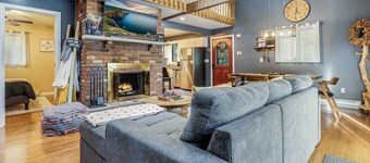 Hot Tub, Fire Pit & Barrel Sauna: Poconos Abode
