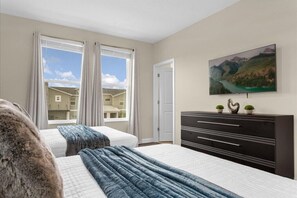 6 chambres, fer et planche à repasser, Wi-Fi, draps fournis