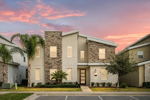 Exterior - 9 Bedrooms/ 5 Bathrooms/ Champions Gate (711 SS) (Davenport)