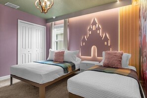 9 chambres, fer et planche à repasser, Wi-Fi, draps fournis