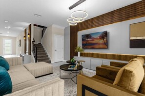 TV - 9 Bedrooms/ 5 Bathrooms/ Champions Gate (711 SS) (Davenport)