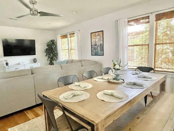 Dining - Welcome to Bob’s Bungalow - Idyllic East Side (Austin)