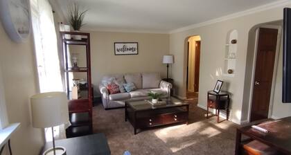 Shaker Hts Duplex near Cleveland Clinic and other Major Businesses