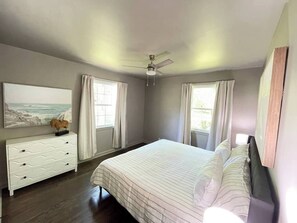 3 chambres, bureau, fer et planche à repasser, Wi-Fi gratuit