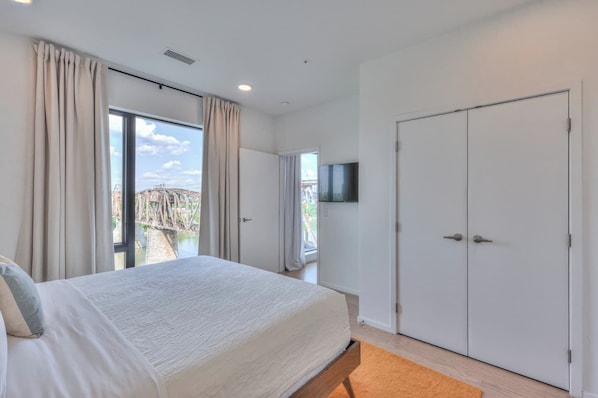 3 bedrooms, iron/ironing board, travel cot, free WiFi
