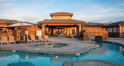 Beautiful Zion Village Townhome next to Clubhouse