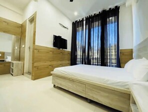 1 bedroom, free WiFi, bed sheets