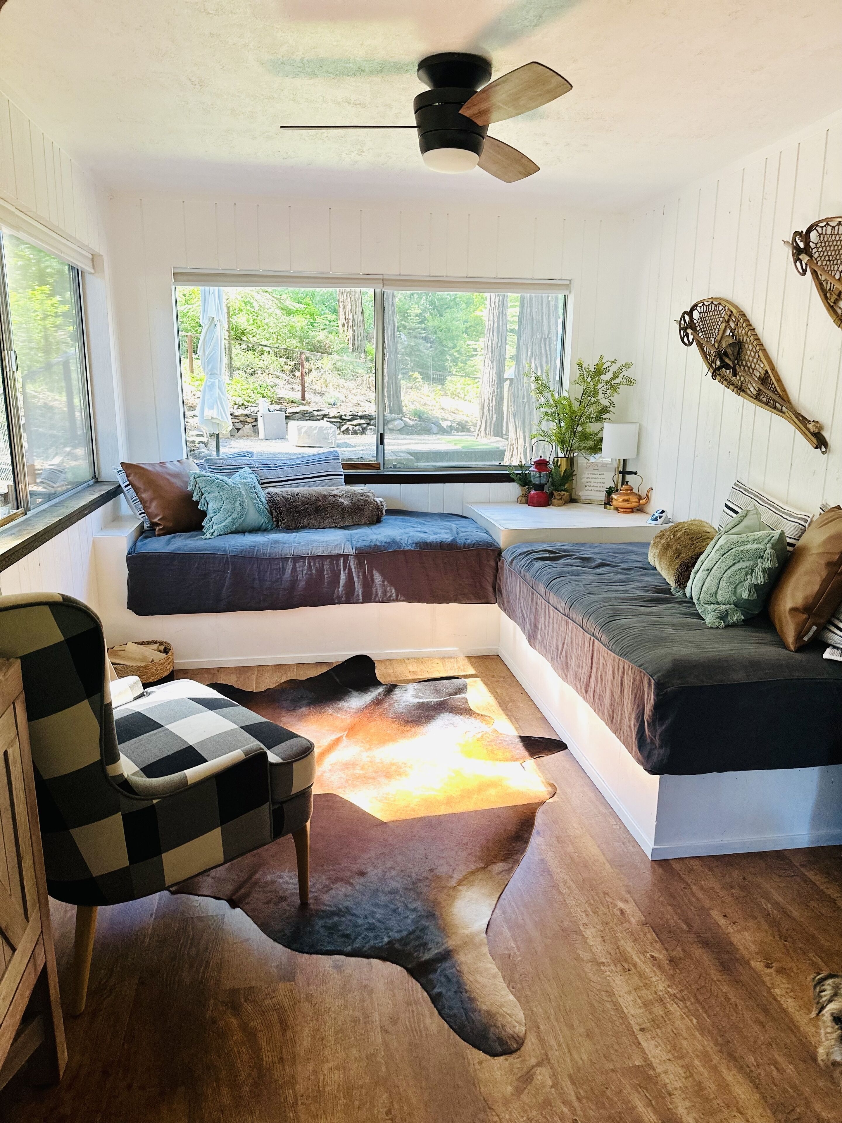 Little Black Cabin In the Woods-close to Pinecrest and Dodgeridge