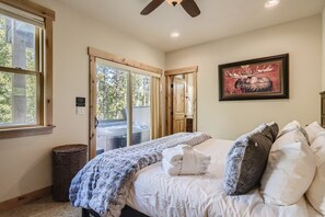 3 bedrooms, iron/ironing board, travel crib, WiFi