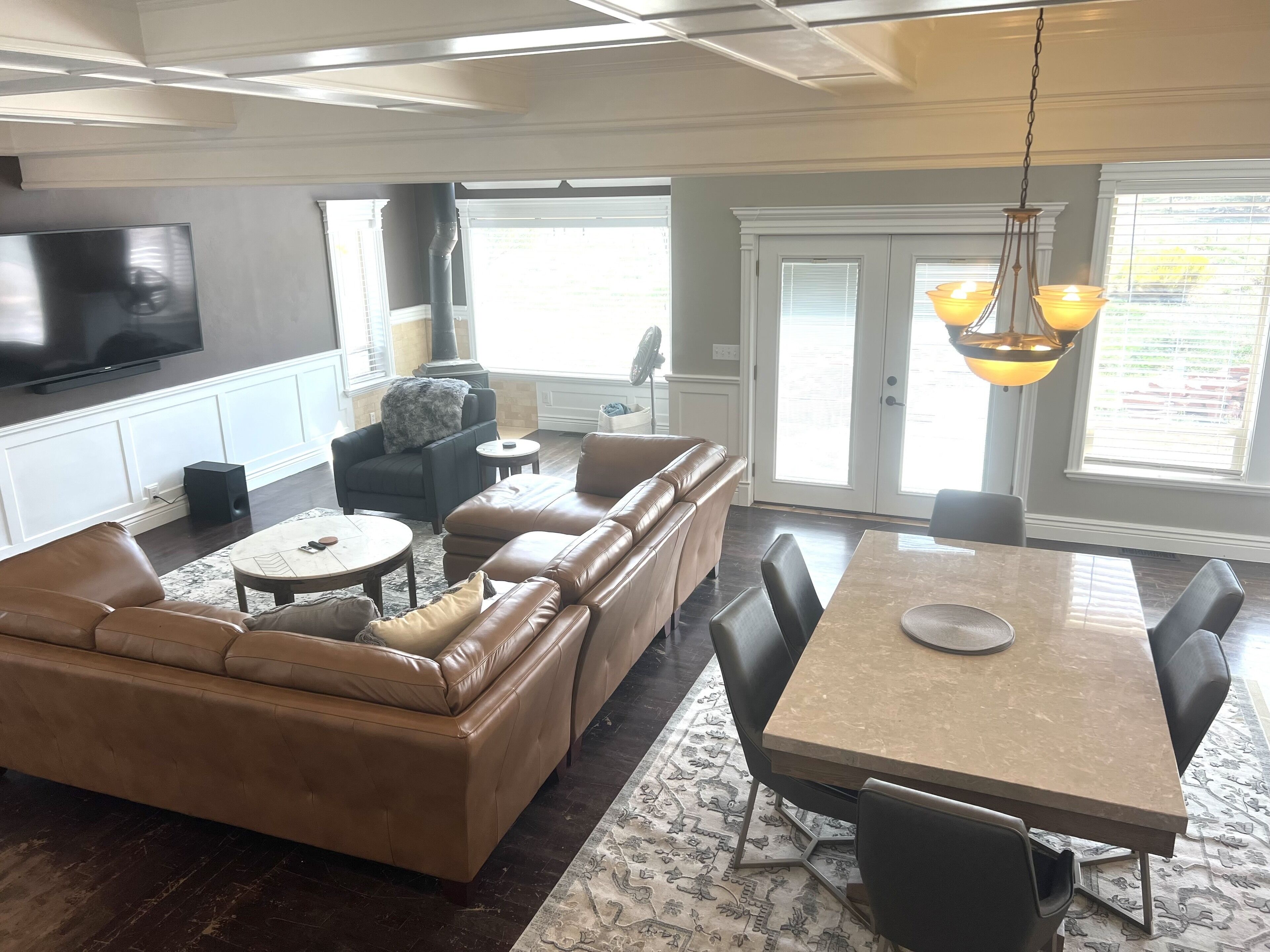 Bucolic views, spacious great room, short walk to center of town!