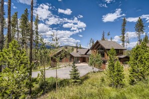 Exterior - Big Sky at Highlands | Mountain Modern | Views (Breckenridge)