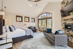 5 bedrooms, desk, iron/ironing board, travel cot - Big Sky at Highlands | Mountain Modern | Views (Breckenridge)