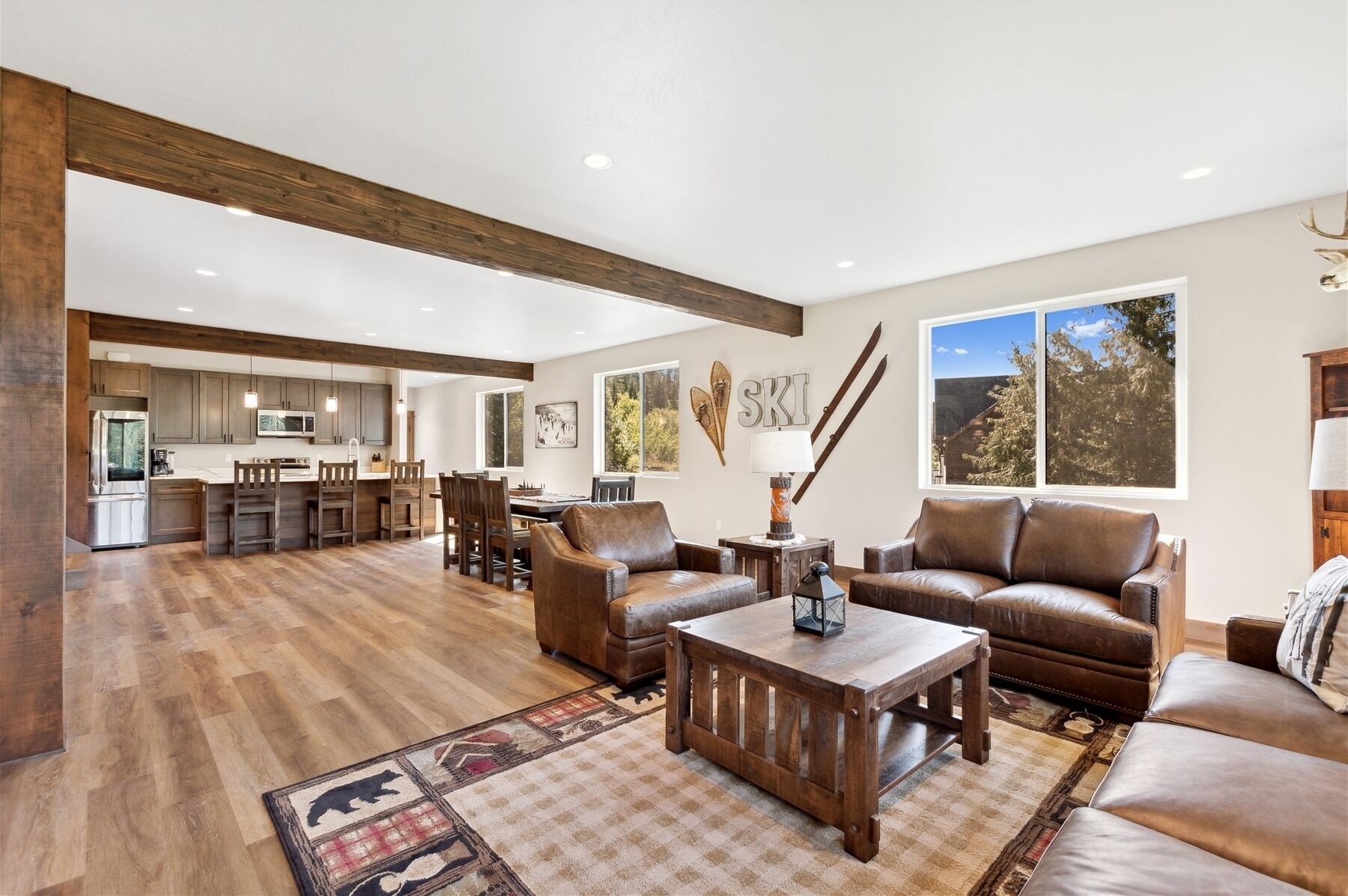 Trailblazer - Big Mountain 5BD 4BA Ski-in Ski-out luxury townhome!