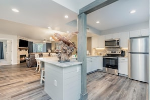 Villa, 2 Bedrooms | Private kitchen | Oven, dining tables