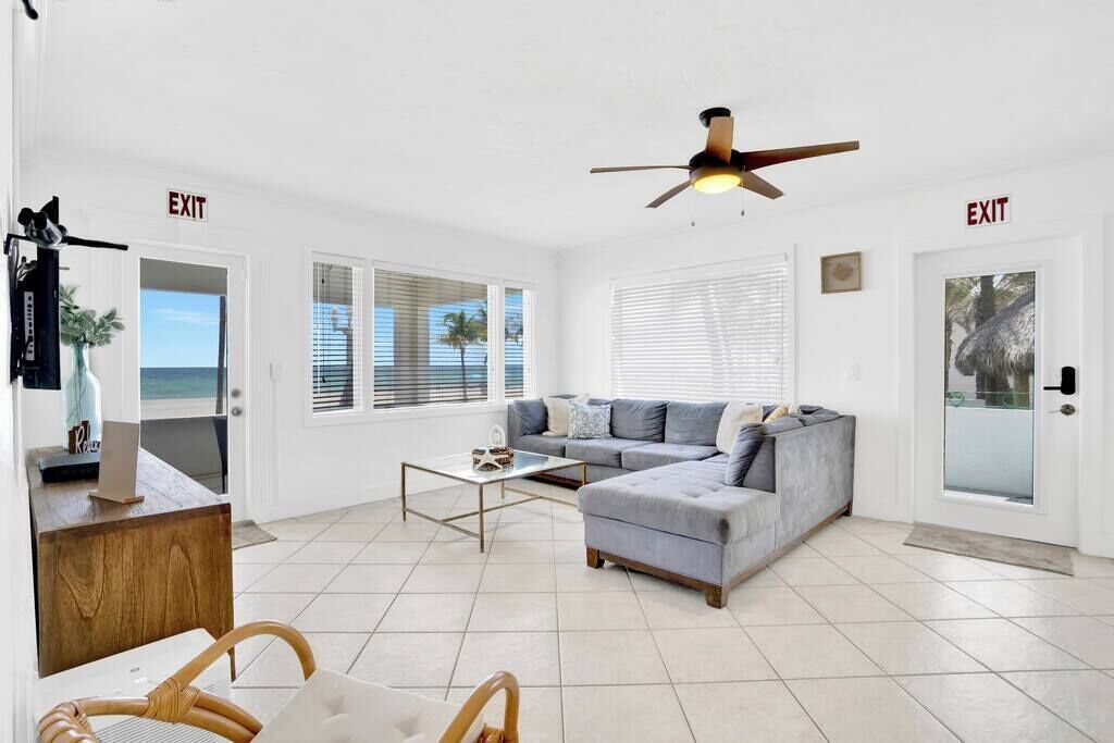 Best spot in Hollywood! w/ Ocean at your Doorstep!