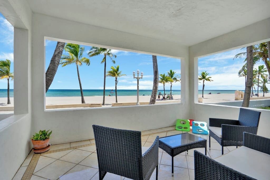 Best spot in Hollywood! w/ Ocean at your Doorstep!