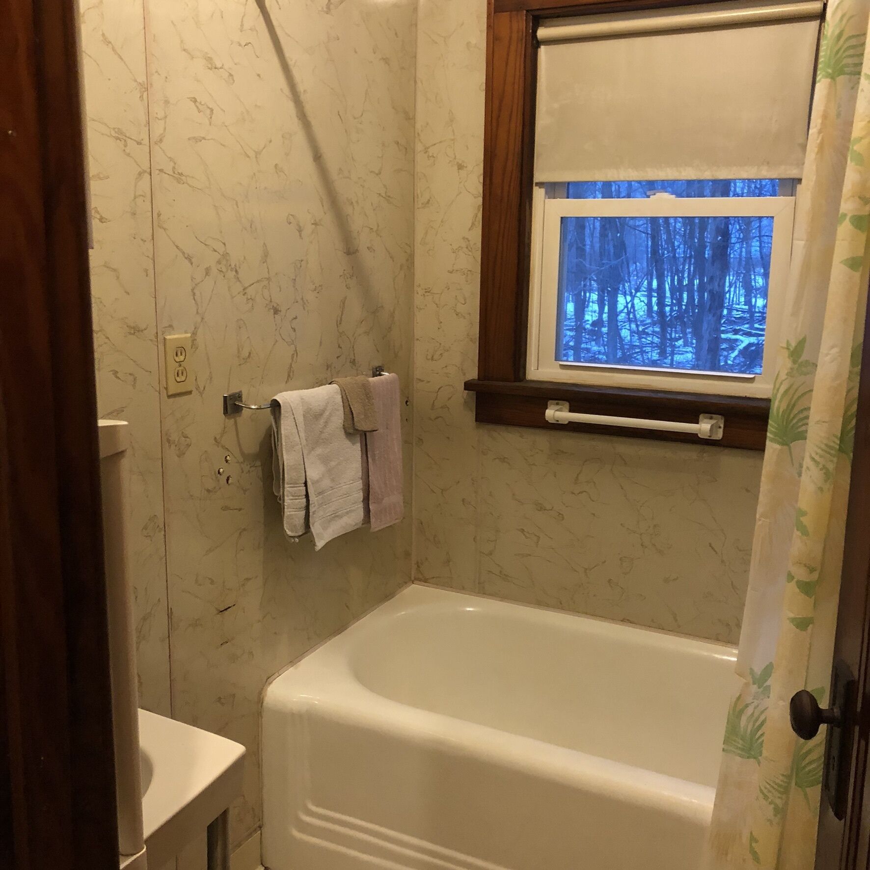 1932 Charming Cottage at the Lake