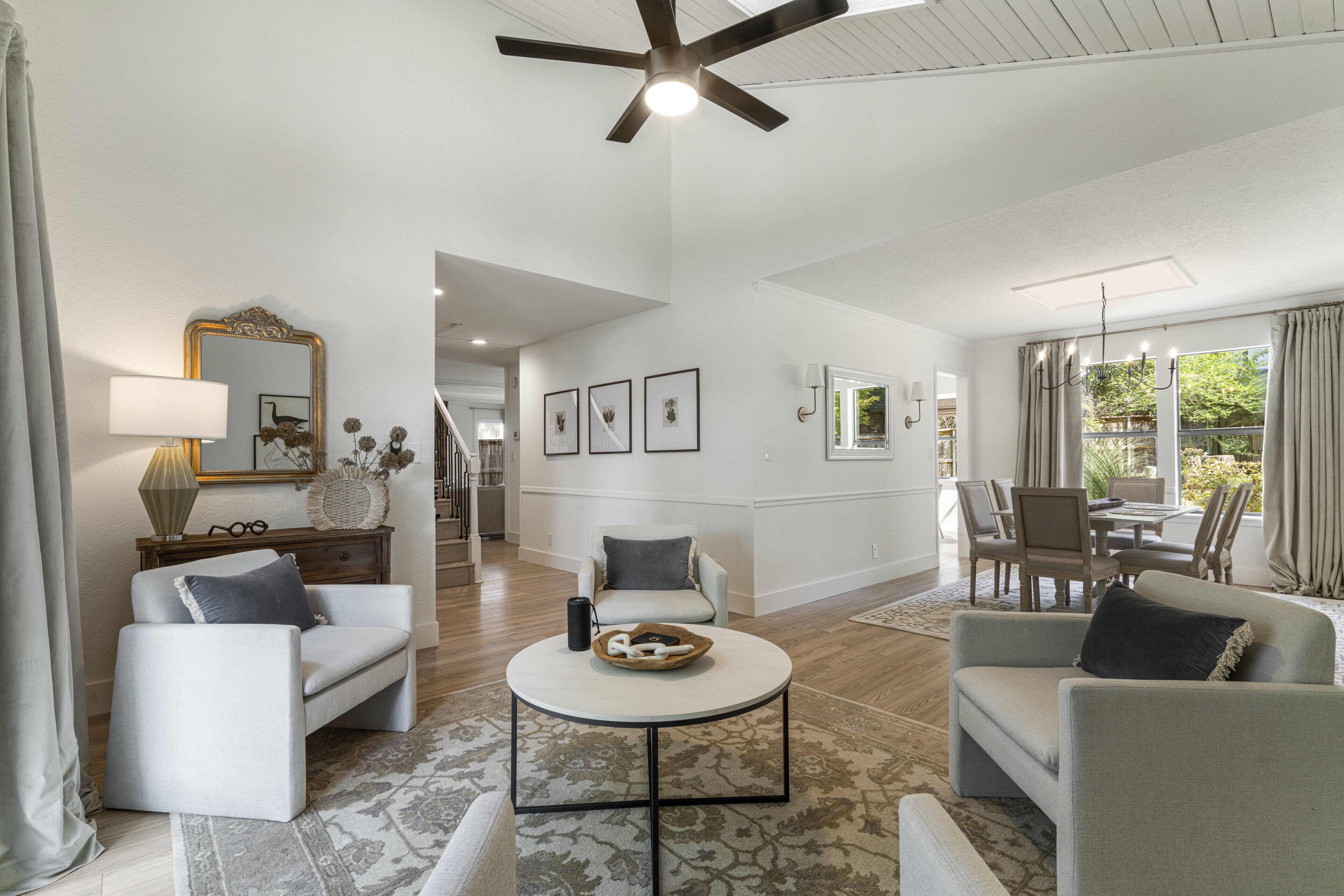 Hunter Oaks: Stylish retreat in central Tulsa location