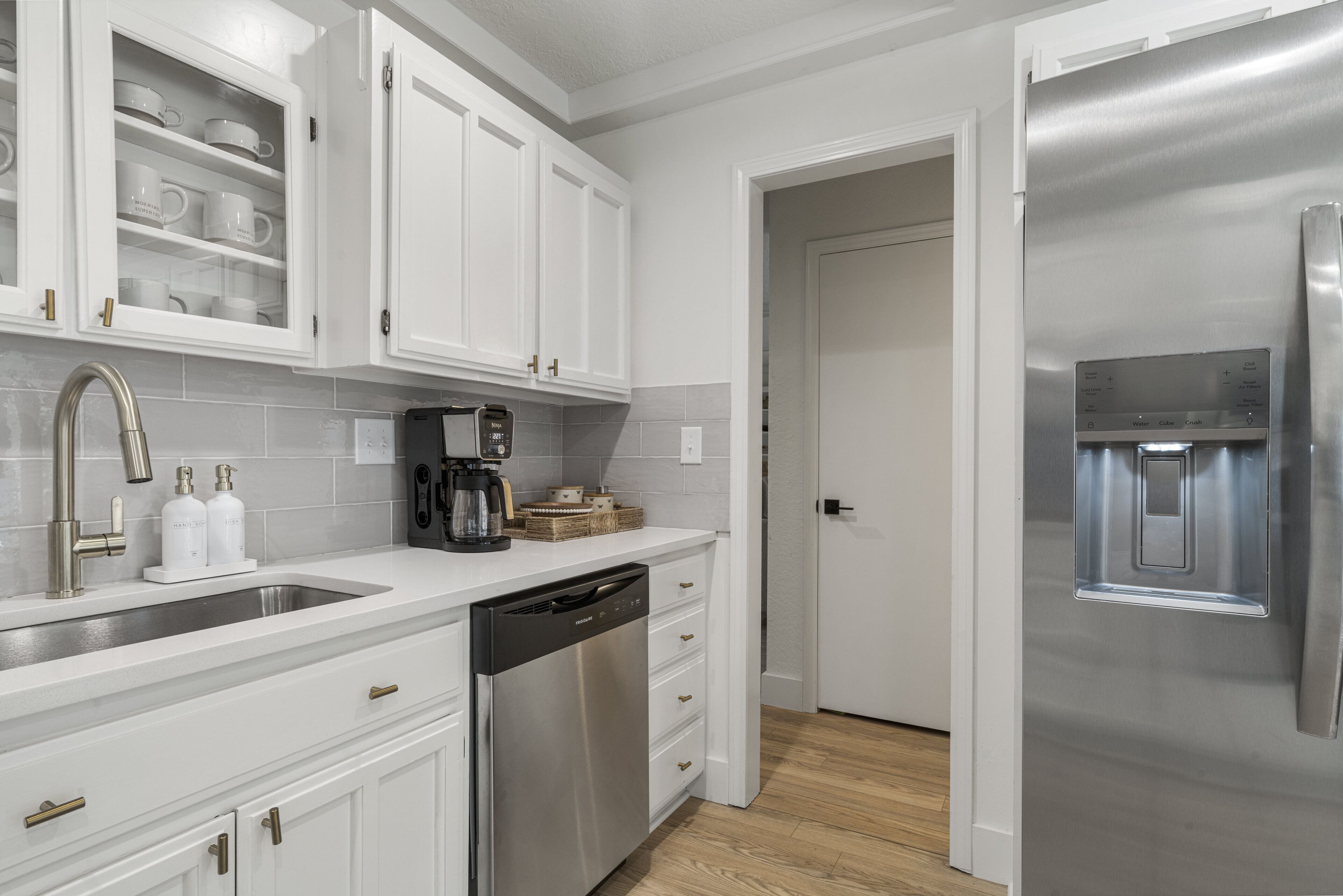 Hunter Oaks: Stylish retreat in central Tulsa location