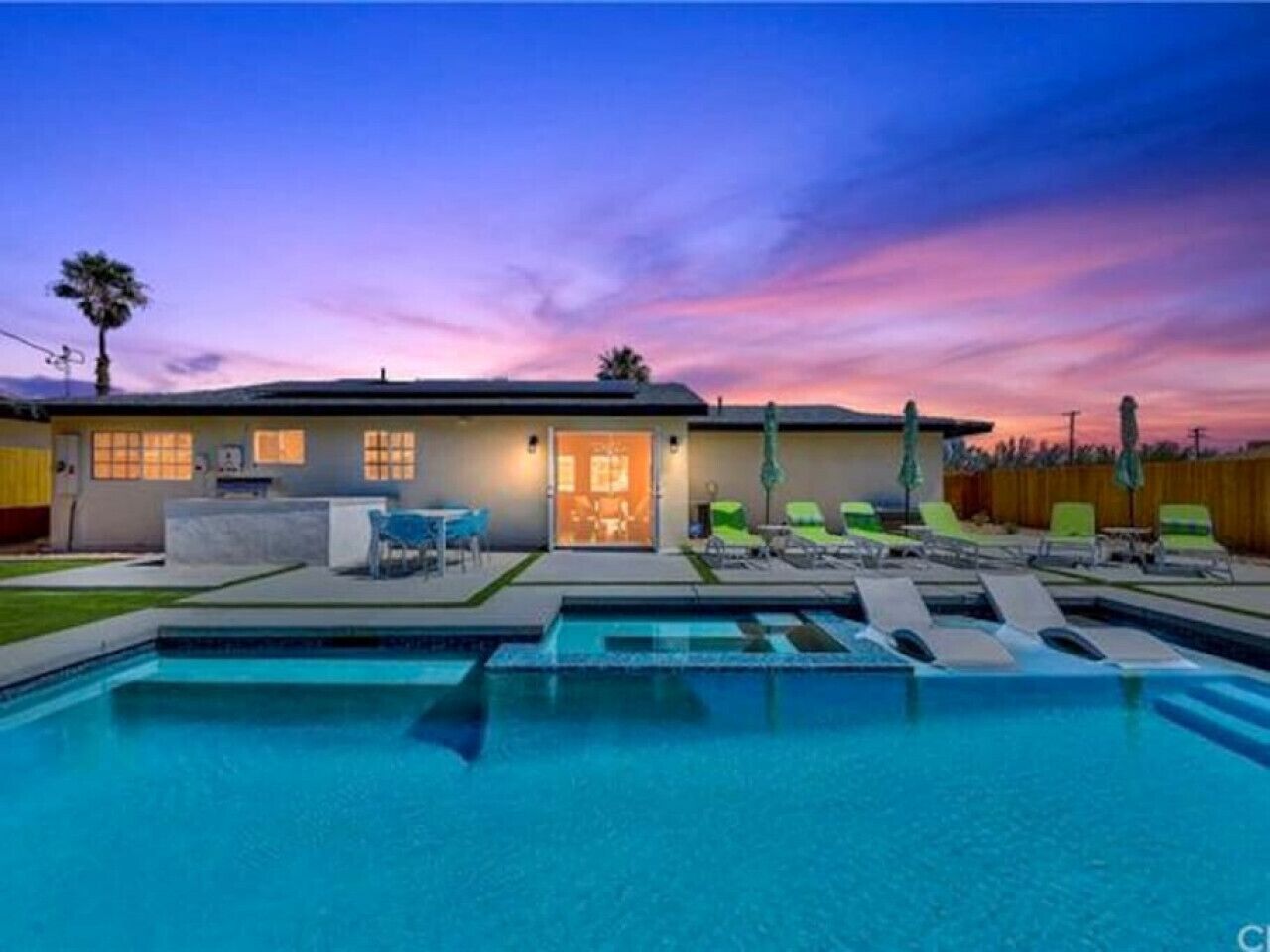 Luxury Pool with Mountain Views!