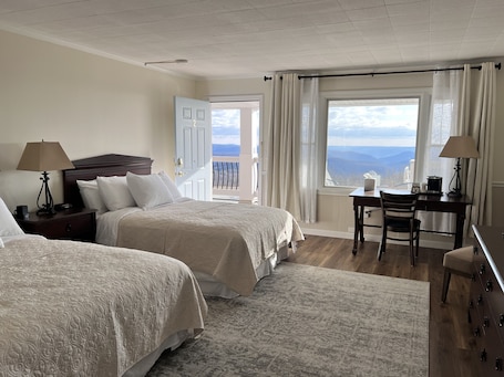 Double Room, Accessible | In-room safe, desk, free WiFi, bed sheets. Blue Vista Motor Lodge