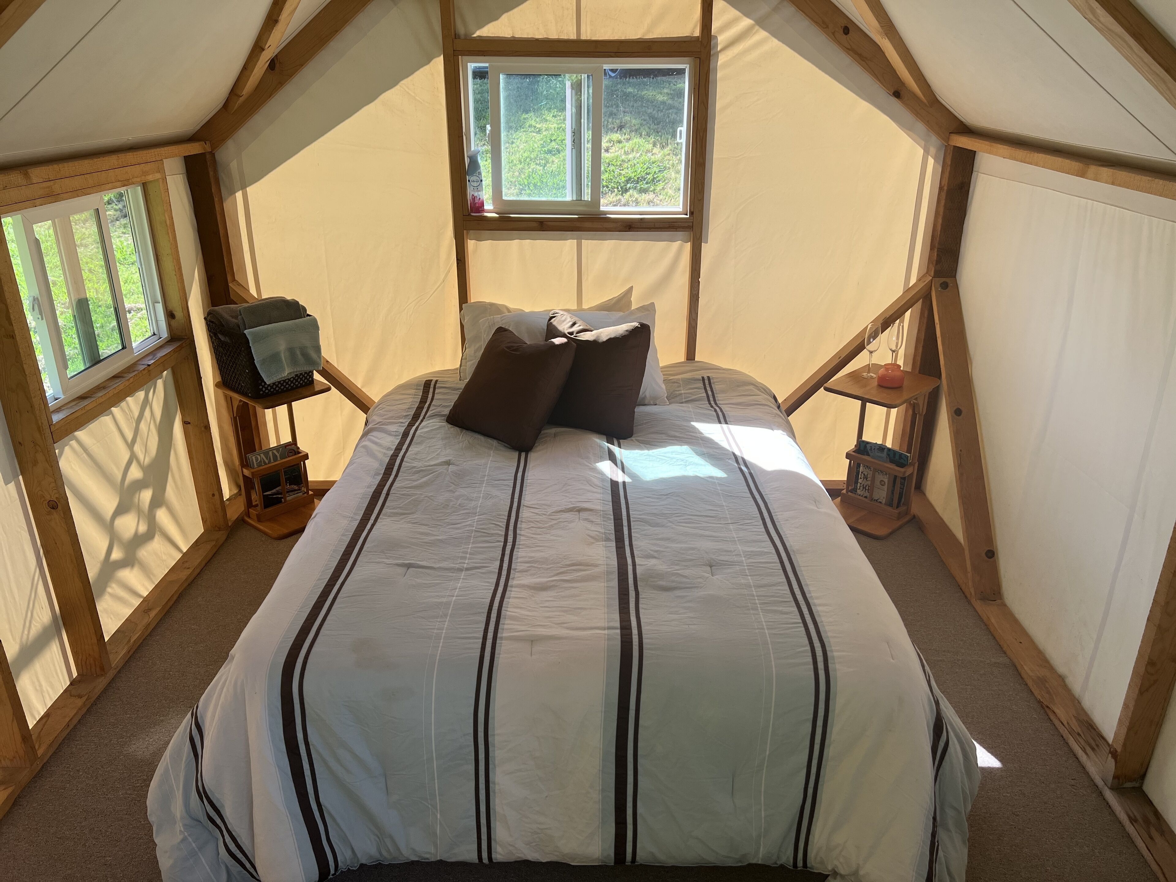 Meadow Cabana - 1 Queen 