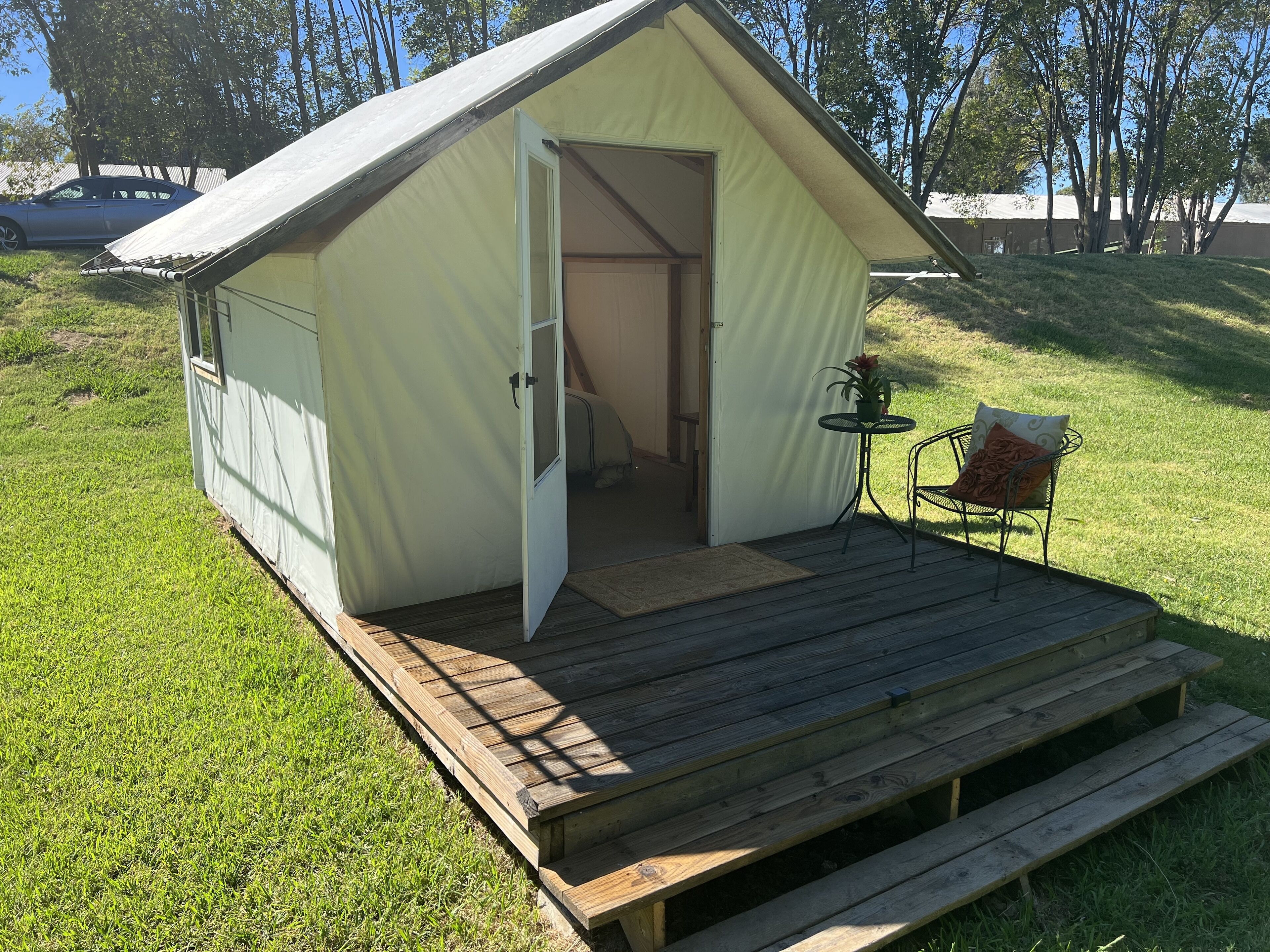 Meadow Cabana - 1 Queen 