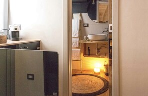 Combined shower/bathtub, hair dryer, bidet, towels - Romantico appartamento pugliese con vasca idromassaggio (Fasano)