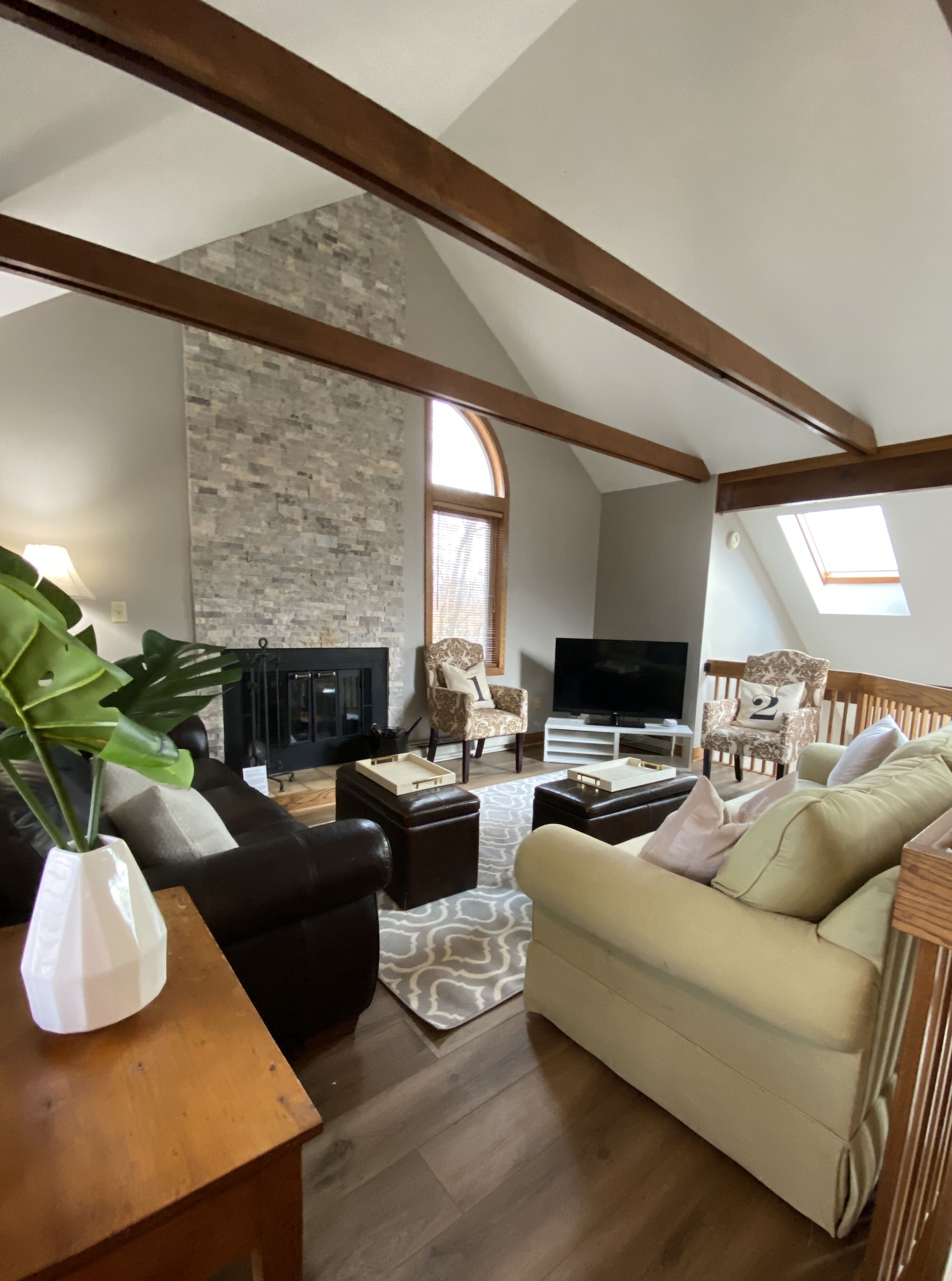 Private 3BR/2BA near golf, historic Galena, skiing, lake, hiking, owner's club