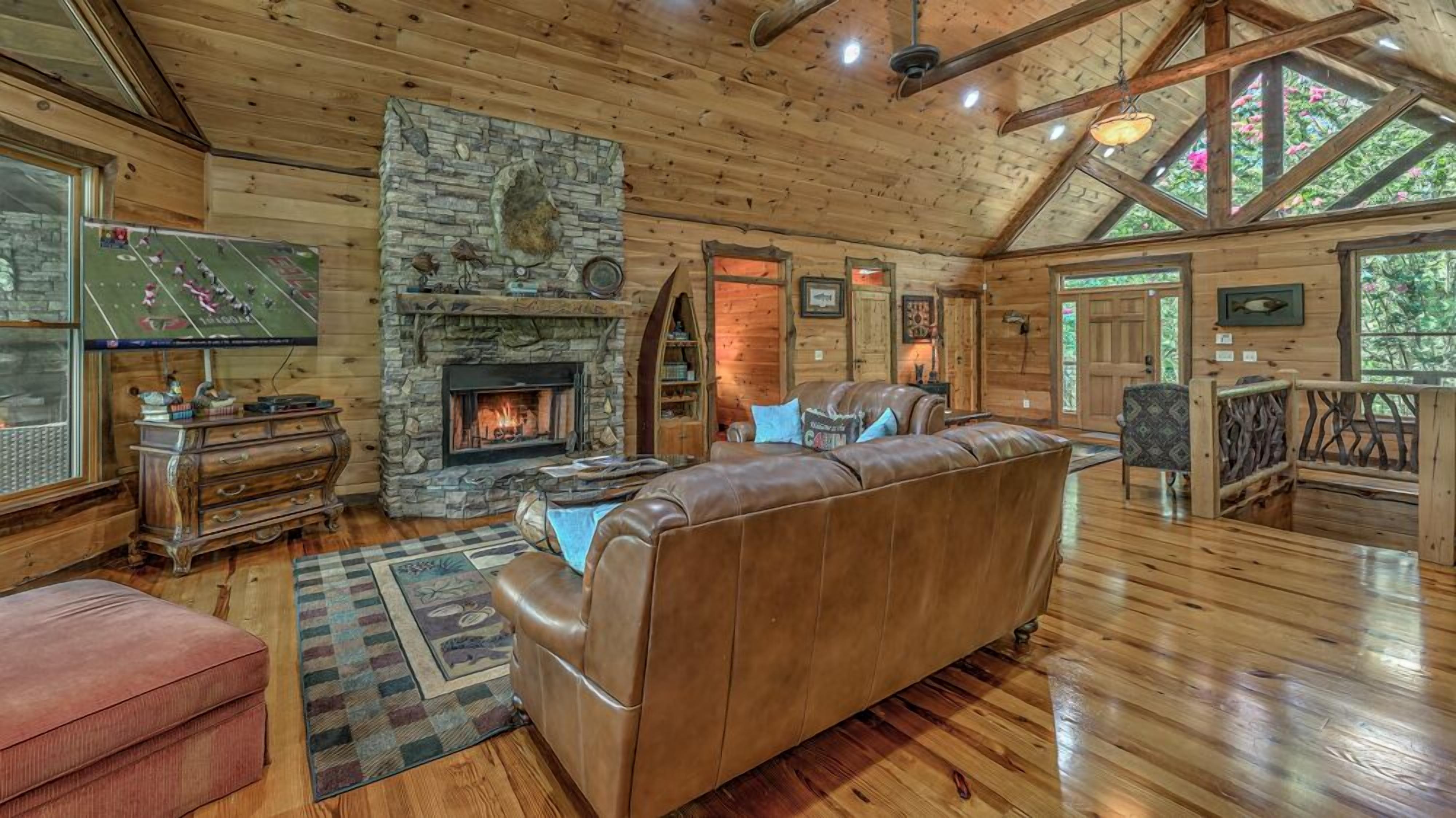 Magnolia Bay - Lake Front | Double Decker Boat Dock | Hot Tub | Pool Table