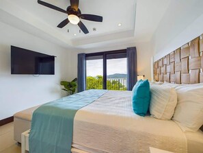 3 slaapkamers, een strijkplank/strijkijzer, gratis wifi, beddengoed