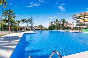 Pool - *Fancy 2BR in Golden Mile close to the beach* (Marbella)