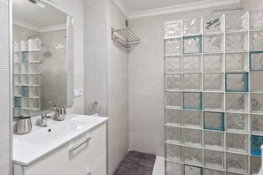 Bathroom - *Fancy 2BR in Golden Mile close to the beach* (Marbella)